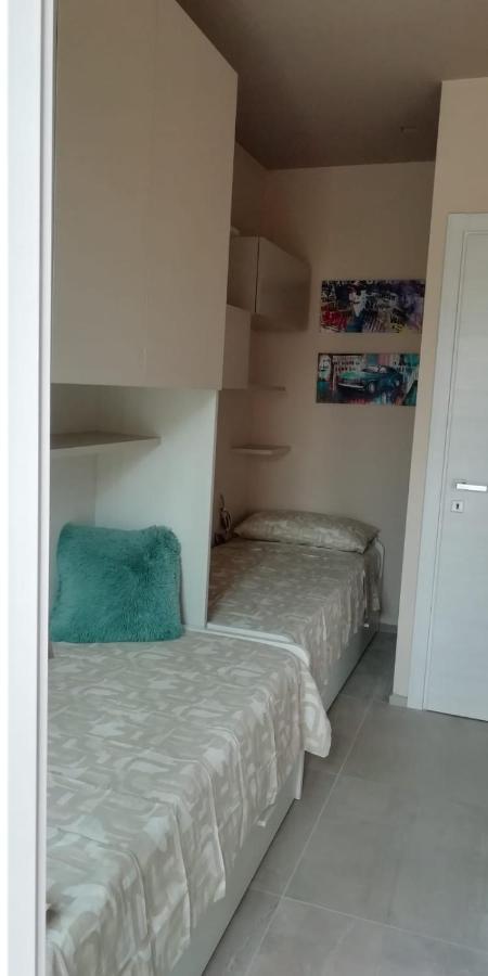 Town-Beach Home ชิวิตาโนวา มาร์เค ภายนอก รูปภาพ