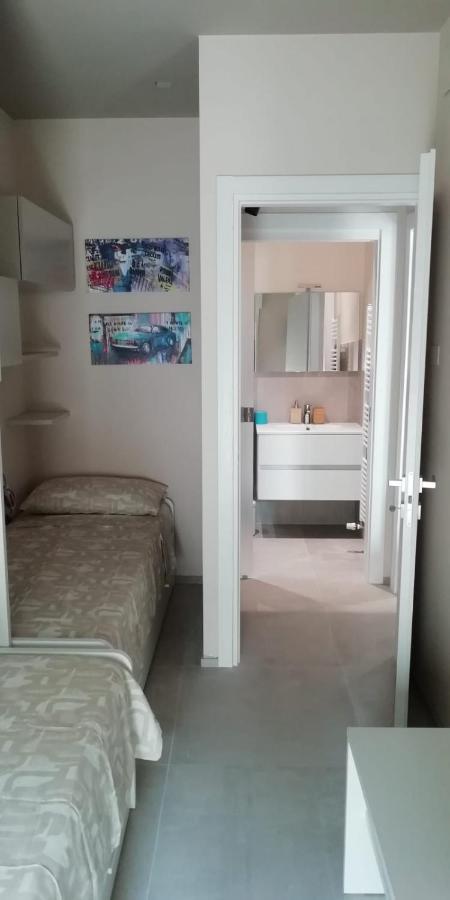 Town-Beach Home ชิวิตาโนวา มาร์เค ภายนอก รูปภาพ