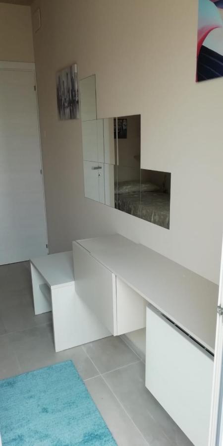 Town-Beach Home ชิวิตาโนวา มาร์เค ภายนอก รูปภาพ