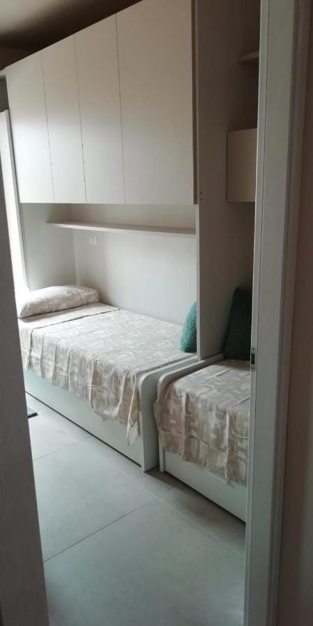 Town-Beach Home ชิวิตาโนวา มาร์เค ภายนอก รูปภาพ