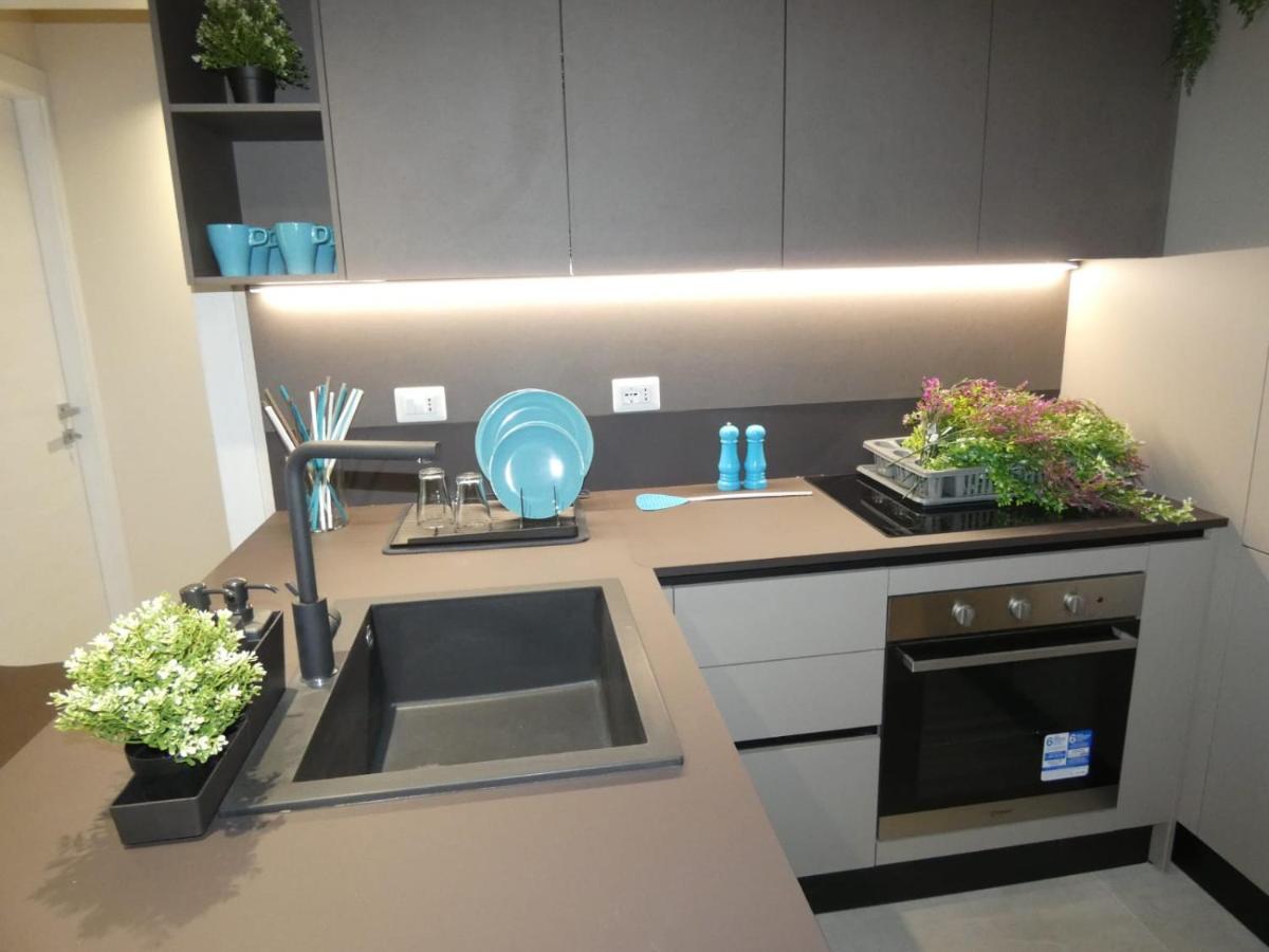 Town-Beach Home ชิวิตาโนวา มาร์เค ภายนอก รูปภาพ