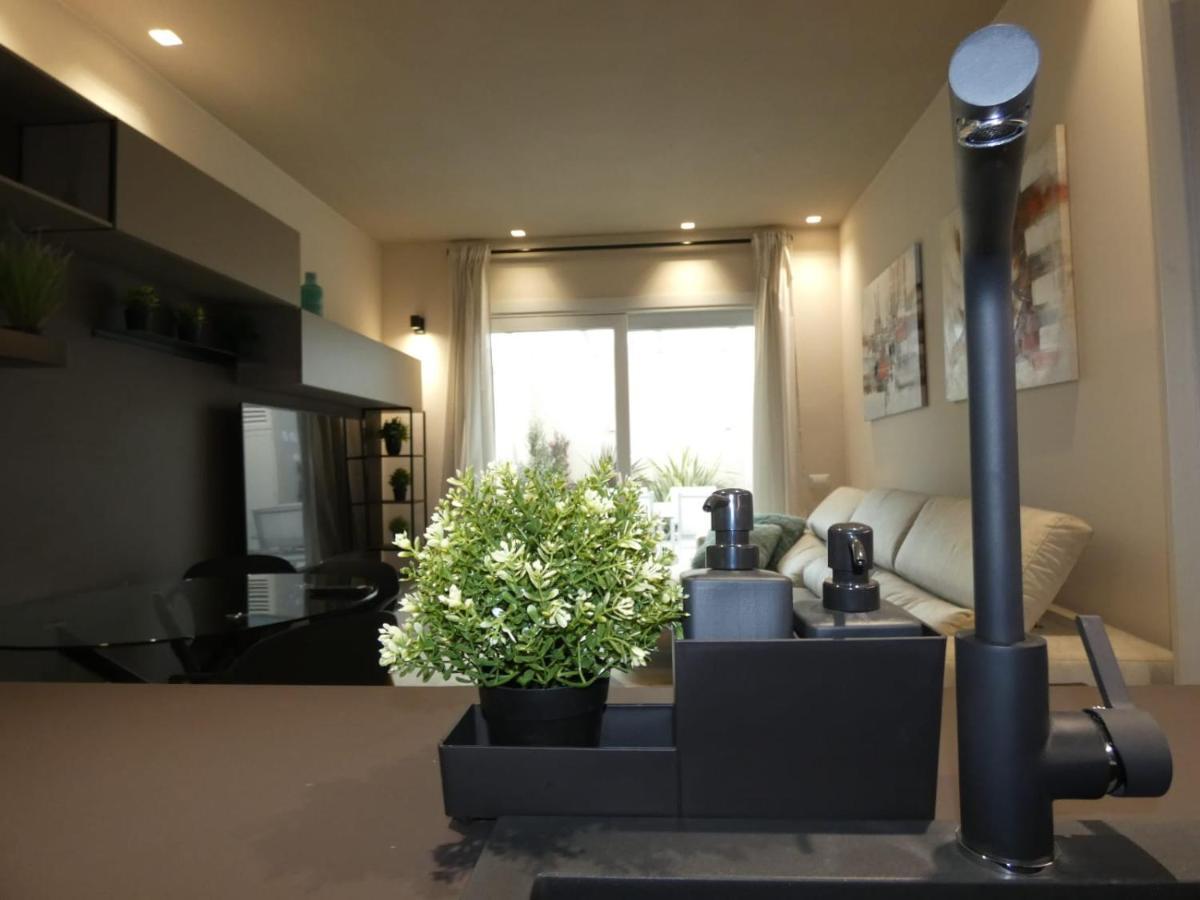Town-Beach Home ชิวิตาโนวา มาร์เค ภายนอก รูปภาพ