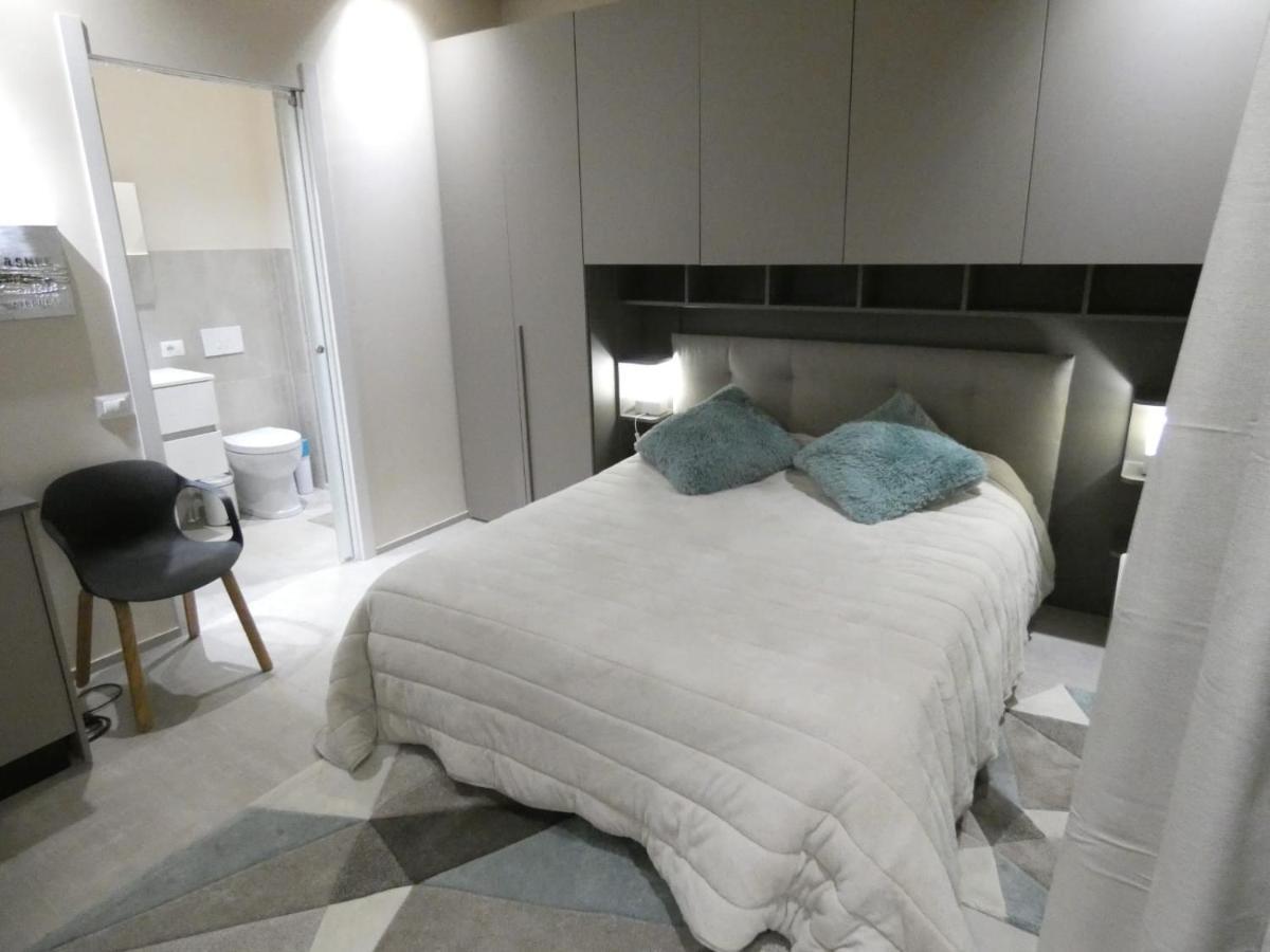 Town-Beach Home ชิวิตาโนวา มาร์เค ภายนอก รูปภาพ
