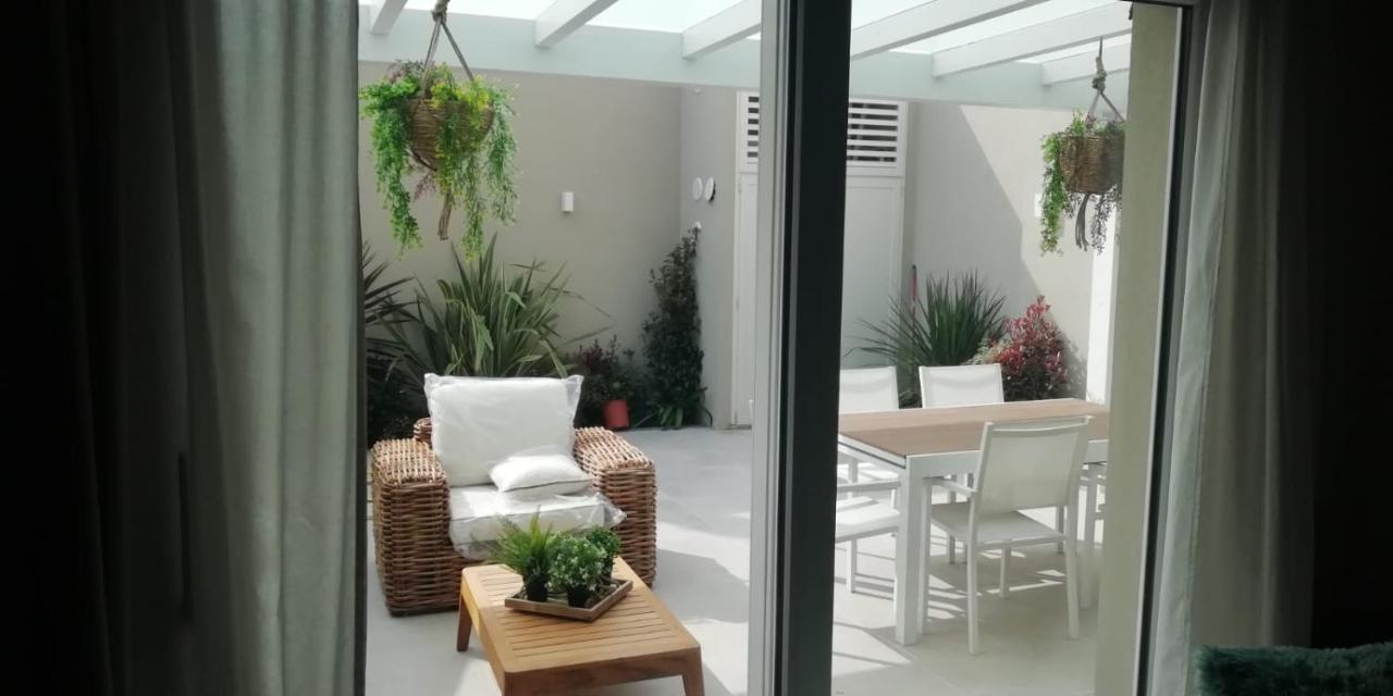 Town-Beach Home ชิวิตาโนวา มาร์เค ภายนอก รูปภาพ