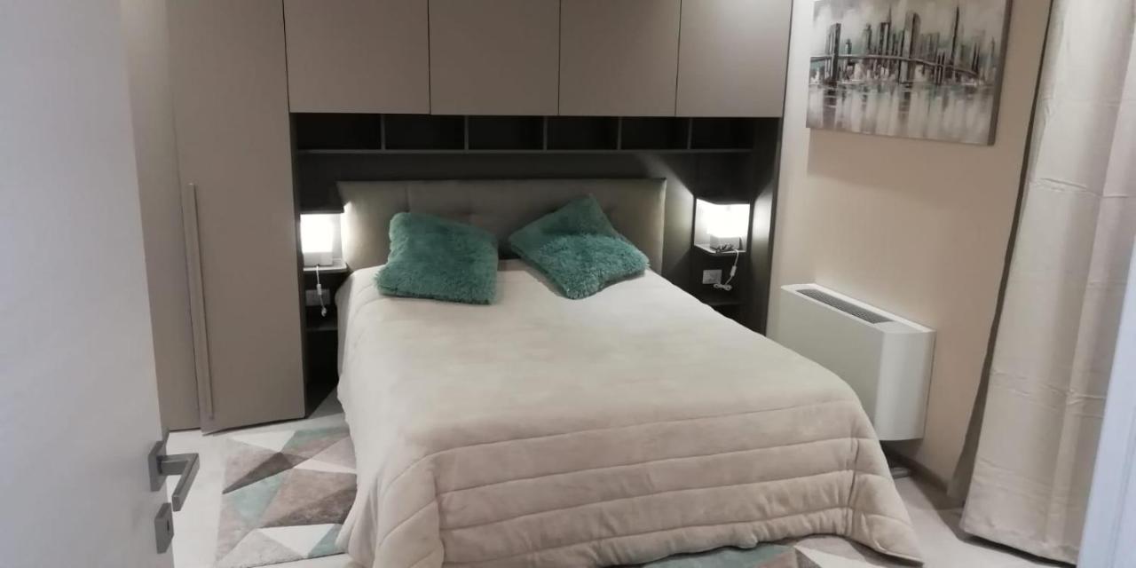 Town-Beach Home ชิวิตาโนวา มาร์เค ภายนอก รูปภาพ