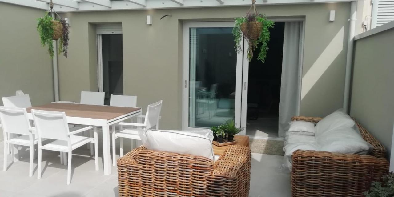 Town-Beach Home ชิวิตาโนวา มาร์เค ภายนอก รูปภาพ