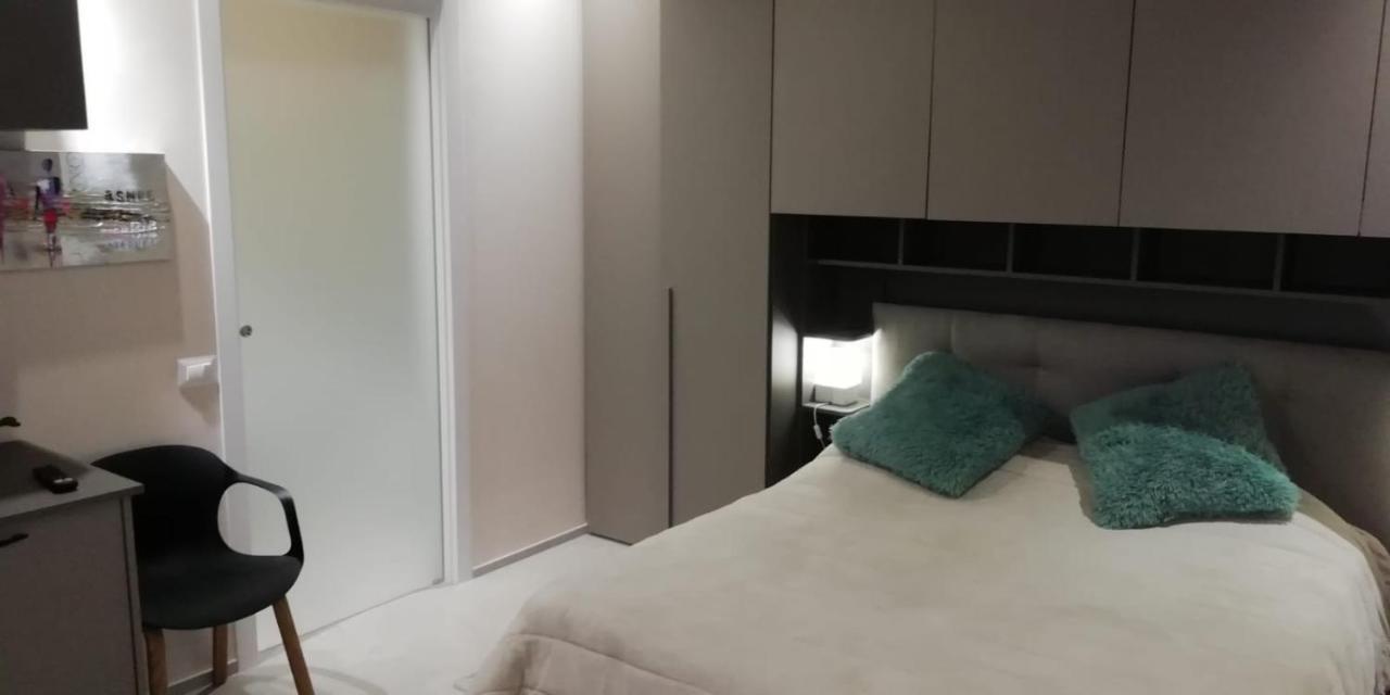 Town-Beach Home ชิวิตาโนวา มาร์เค ภายนอก รูปภาพ
