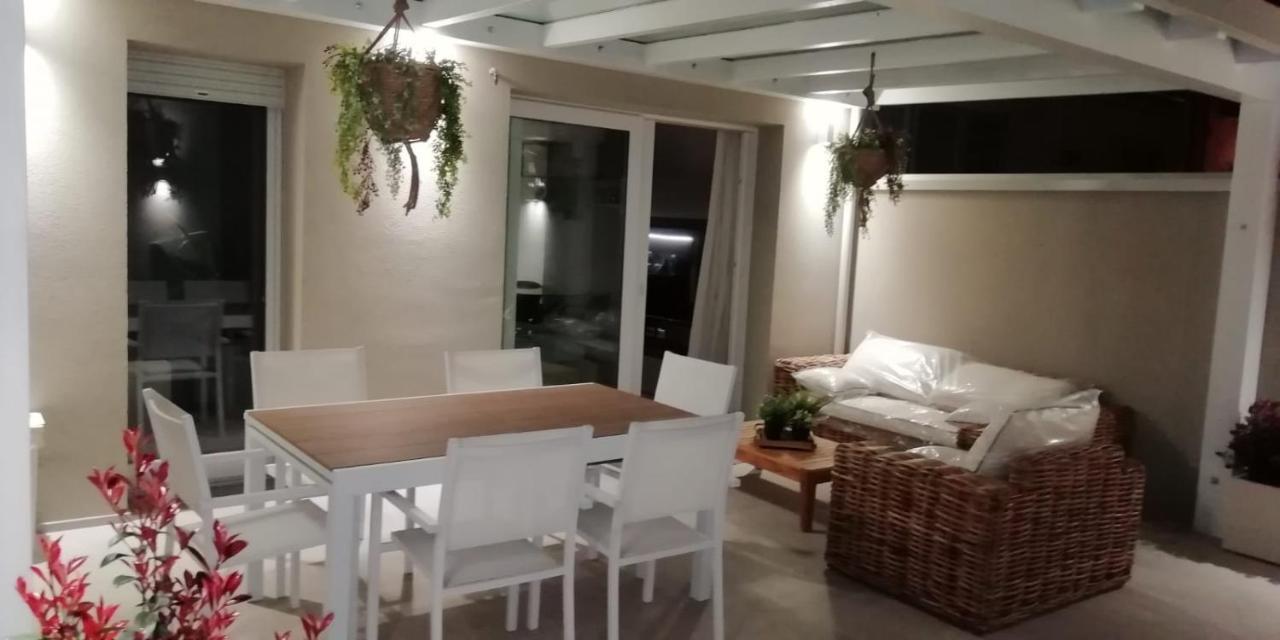 Town-Beach Home ชิวิตาโนวา มาร์เค ภายนอก รูปภาพ